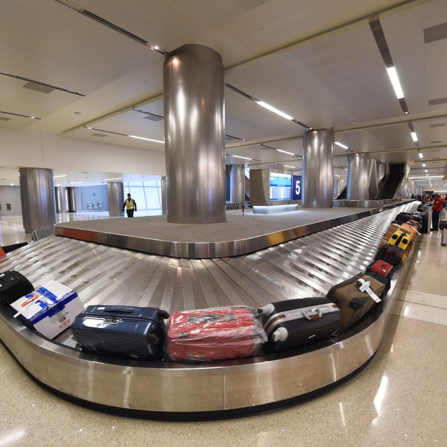 Tìm đúng quầy gửi hành lý dành cho khách đã check-in online